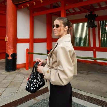 Las nuevas New Balance con estética ochentera para dar un toque de color ligero a tus looks de entretiempo 