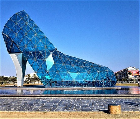 Este es el edificio más alto del mundo (con forma de zapato)