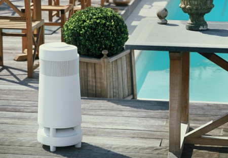 Llévate tu música a cualquier parte con el altavoz autónomo, portátil y para intemperie OutCast