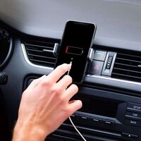Que el iPhone se tire horas sin cargar en el coche tiene una explicación. Y por suerte, también solución