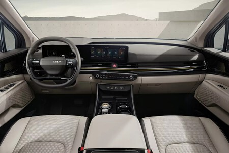 Kia Carnibal Hi Limousine 4