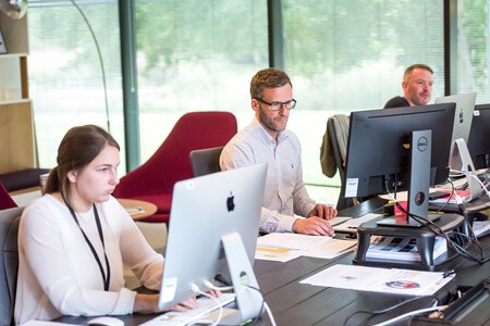 Bélgica aprueba la semana de 4 días y así podrían adaptarse los empleados de Apple en el país
