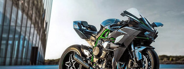 La Kawasaki Ninja H2R no estaba muerta, estaba de parranda. El mito japonés regresa con 326 CV y más vida que nunca 