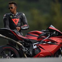 ¡Tremenda! Ésta es la colección de motos de Lewis Hamilton, el hexacampeón del mundo de Fórmula 1