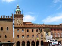 Recorriendo la Plaza Mayor de Bolonia: el Palazzo d'Accursio 