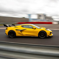 Ford y Porsche estaban muy orgullosos de sus tiempazos en Nürburgring. Chevrolet ha roto sus récords con un Corvette mucho más 'barato'