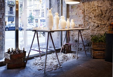 La M-Store de Moritz se viste de blanco de la mano de los mejores artistas en cerámica 