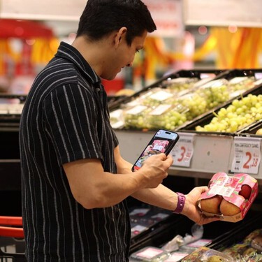 Alcampo lleva a todas sus tiendas el sistema que permite escanear la compra con el móvil y pasar por caja sin sacar nada del carrito 