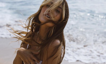 Aceite de coco para el cabello: guía de aplicación, cómo usarlo y los 11 mejores productos