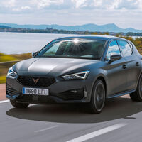 El CUPRA León híbrido enchufable más barato, con 204 CV, ya está disponible en España desde 40.900 euros