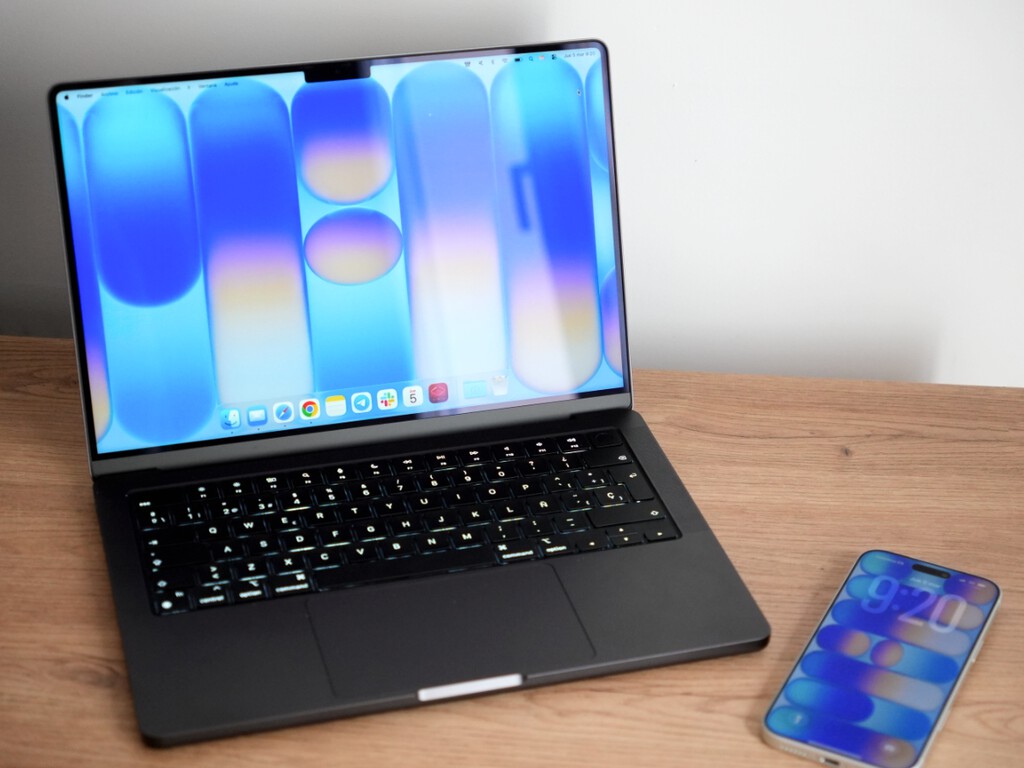 Dale un aire de MacBook Neo a tu Mac o iPhone: descarga aquí sus nuevos fondos de pantalla 