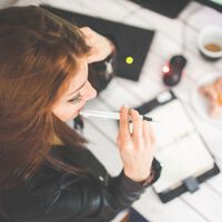 El modelo 145 o el aro por donde tiene que pasar el empleado para que Hacienda no le cruja en la declaración de la RENTA 