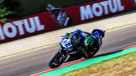 Stefano Manzi se lleva una polémica victoria en una carrera parada por el accidente de Niki Tuuli