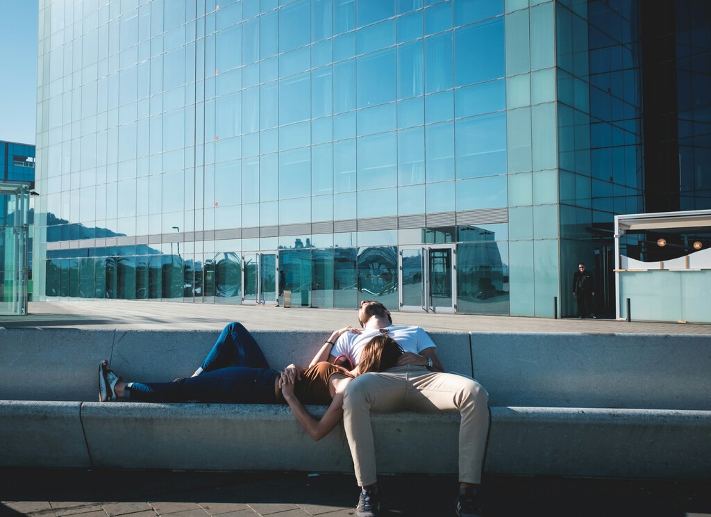 La convivencia lleva siglos siendo el pilar de las parejas. Las relaciones TIL y LAT están decididas a que eso cambie