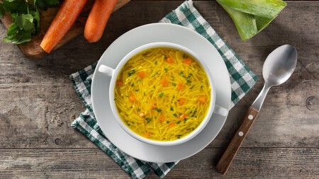 Sopa antiinflamatoria: para ordenar tu organismo y recuperarte de unos días de mucha comida