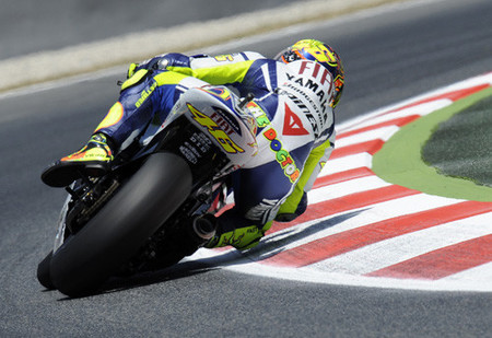 Valentino Rossi, por delante de Pedrosa y Lorenzo