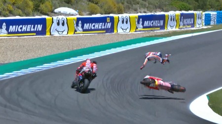 Así de dura ha sido la caída múltiple que ha dejado fuera de juego a Lorenzo, Dovizioso y Pedrosa