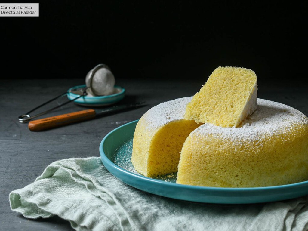 Se prepara en 10 minutos y está riquísimo: receta súper fácil de bizcocho de yogur en microondas