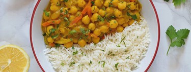 Curry de garbanzos con mango: receta vegana llena de sabor