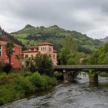 Este pueblo cántabro tuvo una de las primeras siderurgias del país. Ahora es un paraíso verde y uno de los pueblos más bonitos de España