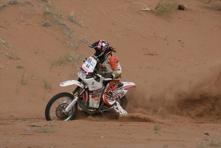 Laia Sanz derrapando