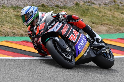 Niki Tuuli hace historia con las motos eléctricas de MotoGP al convertirse en el primer ganador de MotoE