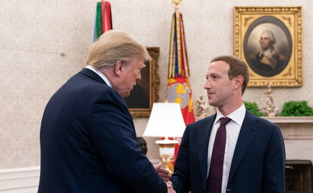 Mark Zuckerberg alertó en privado a políticos estadounidenses sobre la 