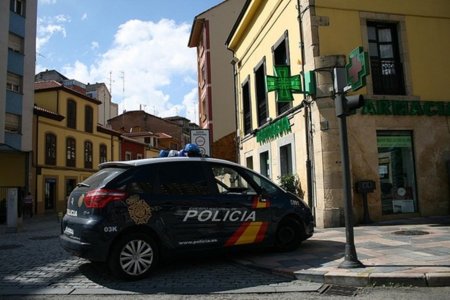 Un prestigioso escritor de Granada denuncia las redadas anti-piratería en su ciudad
