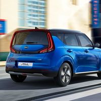 Con hasta 452 km de autonomía y 204 CV el Kia e-Soul quiere seguir democratizando los coches eléctricos