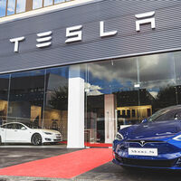 Incumplir los límites de CO₂ de Europa ha costado una millonada a las marcas de coches. Ahora todos cumplen o pagan a Tesla para evitar pringar