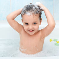 Los mejores y más prácticos geles 2 en 1 para duchar a los niños y ahorrar espacio en la maleta