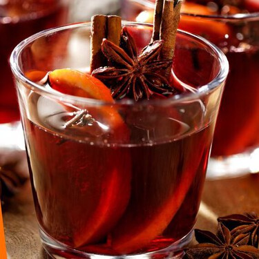 Receta de vino caliente o Vin Brulé con naranja y especias: disfruta esta bebida de la Chef Zahie Téllez para el invierno
