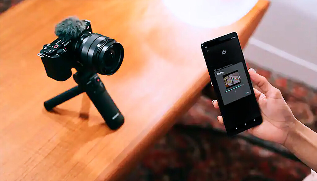Cámaras profesionales para las videollamadas de móvil: modelos como la Sony ZV-E10 lo hacen posible