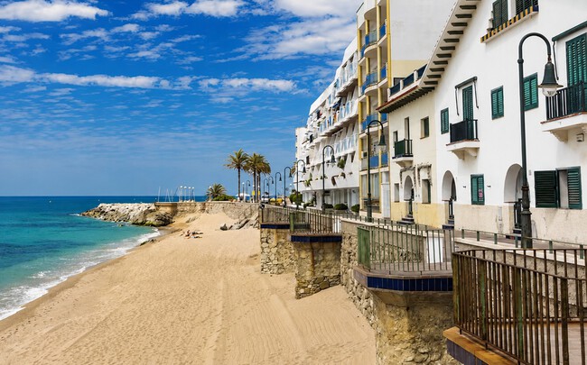 Pueblo Pesquero Barcelona Medieval Bonito Tradicional Sin Turistas Tranquilo Escapada Verano Playa