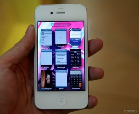 ¿iPhone 4 blanco ejecutando iOS 5.0?