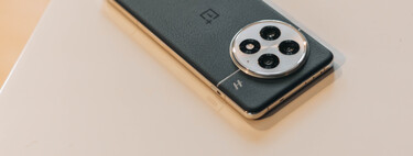 Android nació con siete botones y evolucionó hasta hacerlo todo con tres. Ahora vamos en sentido contrario 