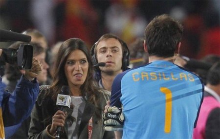 Sara Carbonero triunfa como los chichos en Navalacruz, el pueblo paterno de Iker Casillas