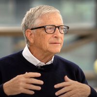 Bill Gates dice que la autorregulación de las empresas de IA no es suficiente y que los gobiernos deberían estar involucrados en la supervisión 