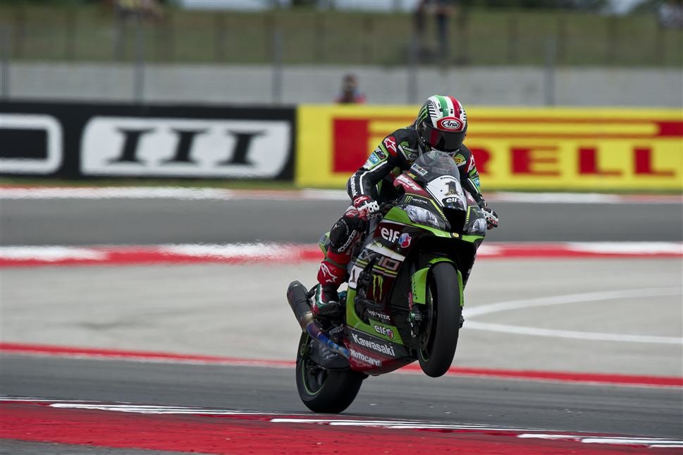 Jonathan Rea se reencuentra con la victoria, sobreviviendo a la debacle de caídas de Lausitzring