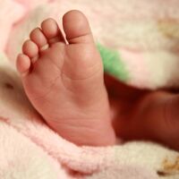 Un bebé sufre una lesión cerebral a causa de un mal diagnóstico al creer que tenía Covid 