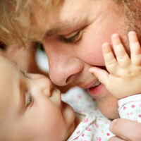 Los niños te adoran: esas personas que tienen un magnetismo especial con los peques