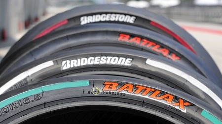 Bridgestone introduce un nuevo sistema de marcado de los neumáticos de MotoGP