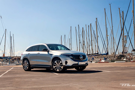 Probamos el Mercedes-Benz EQC 400, un imponente SUV que convence por confort pero no por su consumo como coche eléctrico
