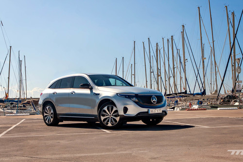 Probamos el Mercedes-Benz EQC 400, un imponente SUV que convence por confort pero no por su consumo como coche eléctrico