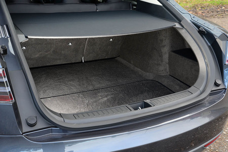 Tesla Model S maletero