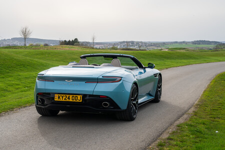 Aston Martin DB12 Volante Prueba 6
