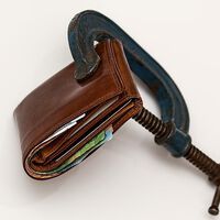 Tengo un cliente moroso que me debe más de 10.000 euros: así es como lo gestiono