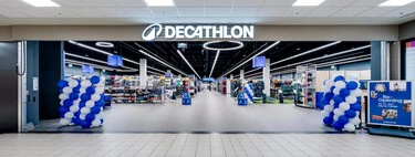 Decathlon entra en modo invierno y decide rebajar una de sus chaquetas estrella: cortavientos e impermeable a precio de outlet 