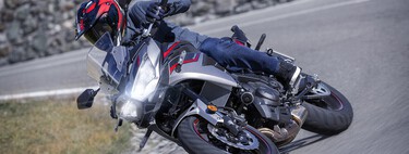 Kawasaki está a punto de parir su primera trail híbrida, y supone una ruptura total con la filosofía Honda 