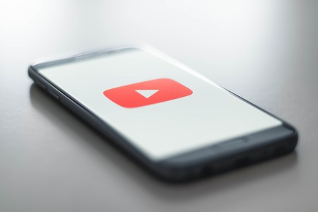 Estos son los planes de Google, YouTube y Twitter para combatir las noticias falsas sobre las elecciones europeas